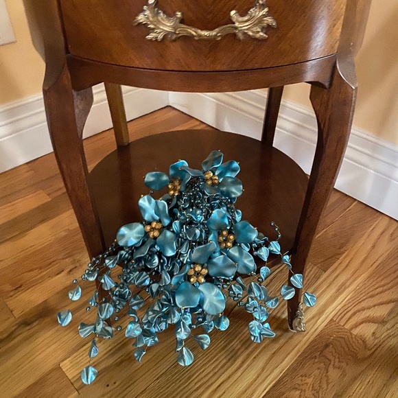 BOUQUET OF FLOWERS NEW HANDMADE DECORATIVE Artificial BEADED flowers for Decor - Picture 5 of 5